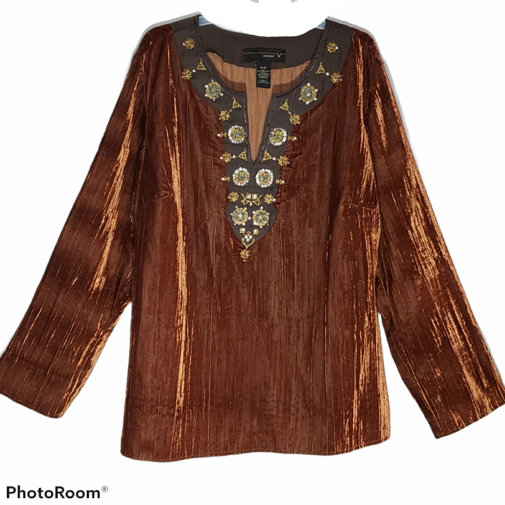Venezia embellished Aztec collar plus size 20 blou